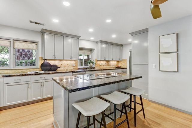 1680 8th Ave, Sacramento, CA 95818