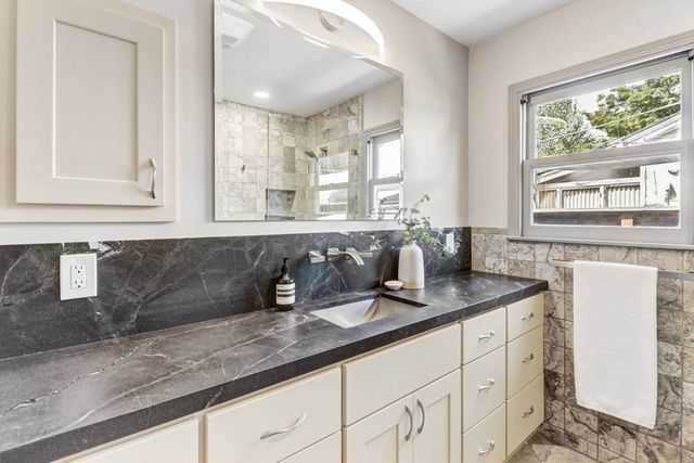 1680 8th Ave, Sacramento, CA 95818