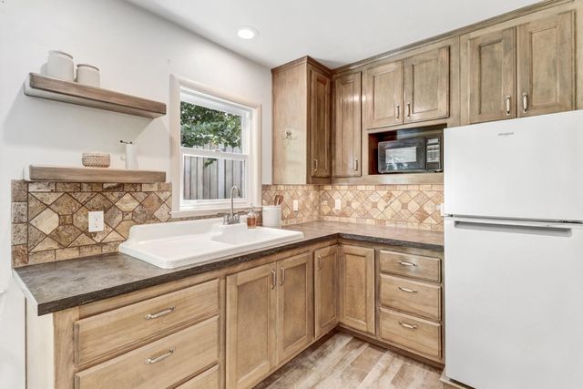 1680 8th Ave, Sacramento, CA 95818