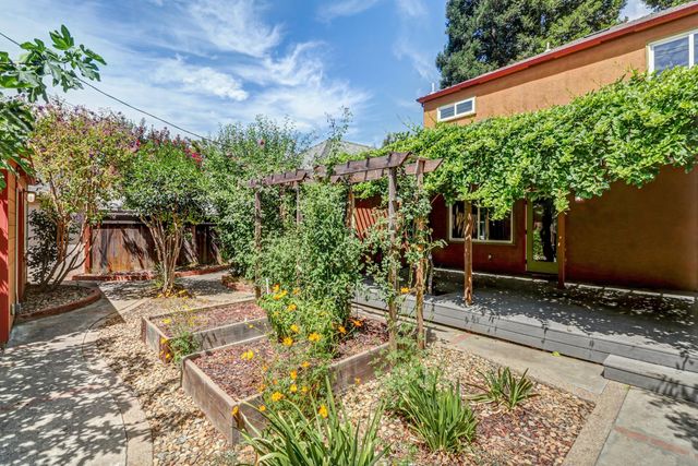 1680 8th Ave, Sacramento, CA 95818