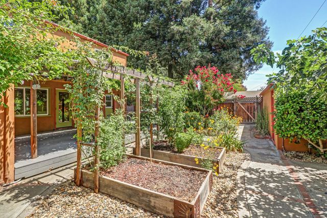 1680 8th Ave, Sacramento, CA 95818