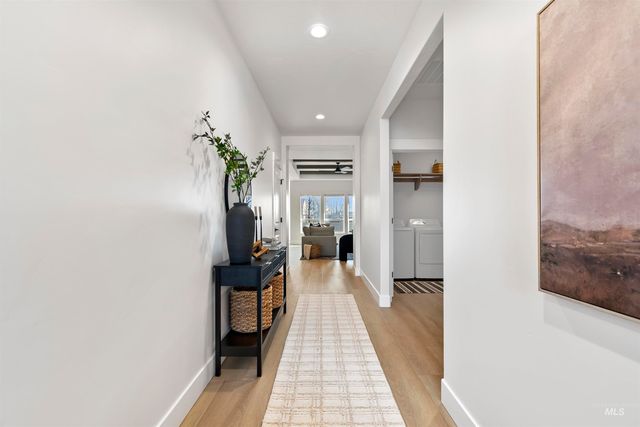 869 S Contusion Ave, Nampa, ID 83651