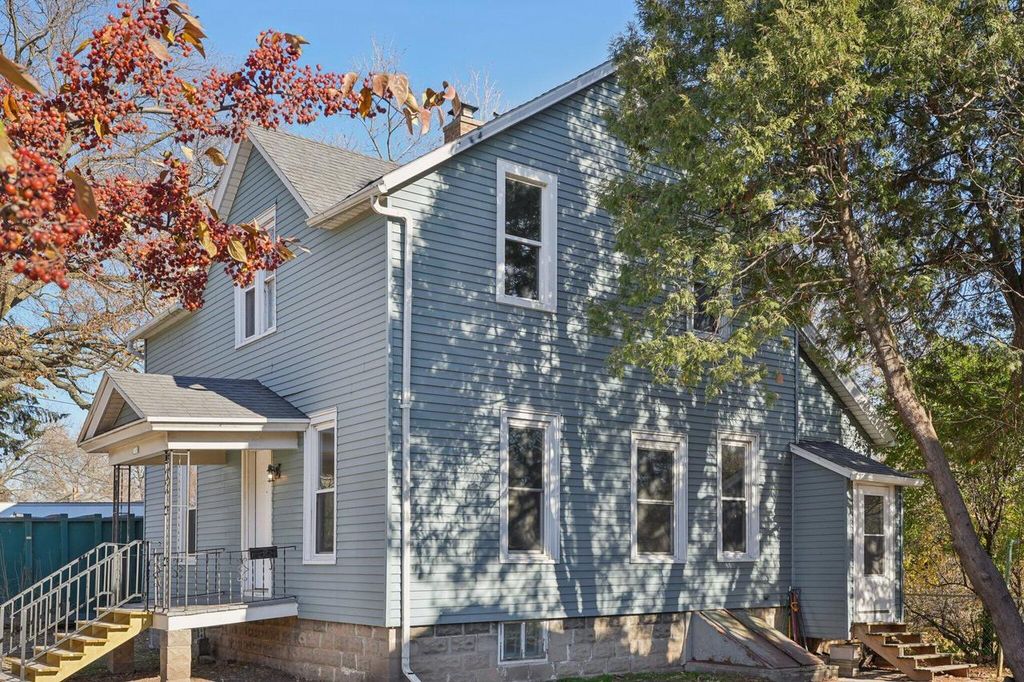 1116 Nebraska STREET, Oshkosh, WI 54902