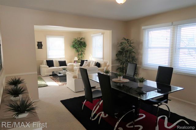 2465 WALTHAM Drive, Troy, MI 48085