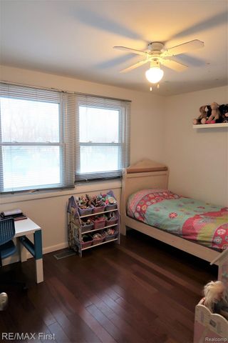 2465 WALTHAM Drive, Troy, MI 48085