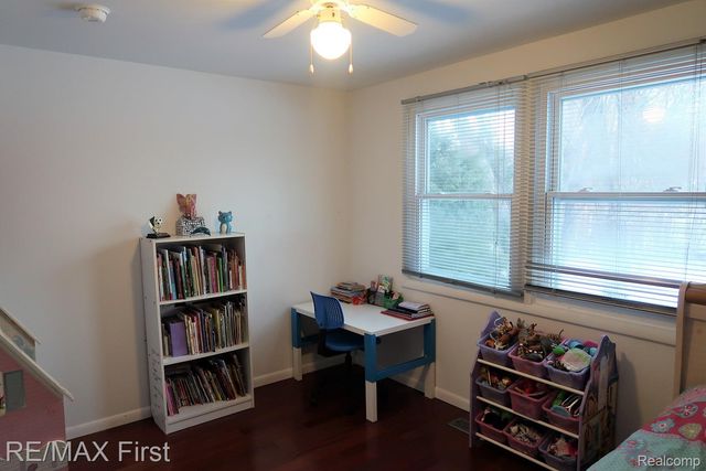 2465 WALTHAM Drive, Troy, MI 48085