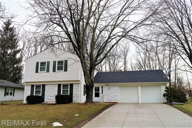 2465 WALTHAM Drive, Troy, MI 48085