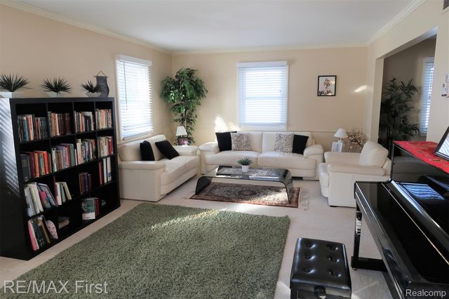 2465 WALTHAM Drive, Troy, MI 48085