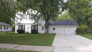 2465 WALTHAM Drive, Troy, MI 48085