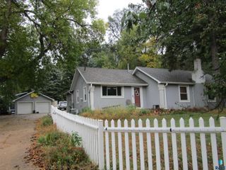 2832 E Granny Smith Pl Place, Sioux Falls, SD 57103
