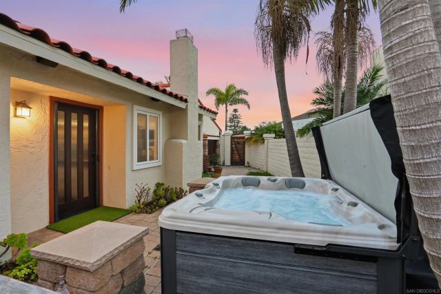 811 Caminito Del Sol, Carlsbad, CA 92011