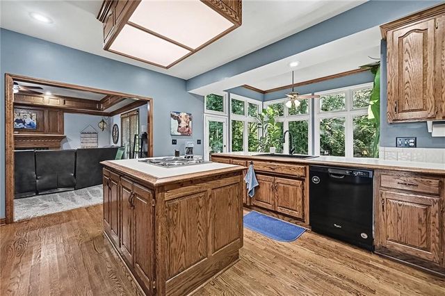 7645 N Lucerne Court, Kansas City, MO 64151