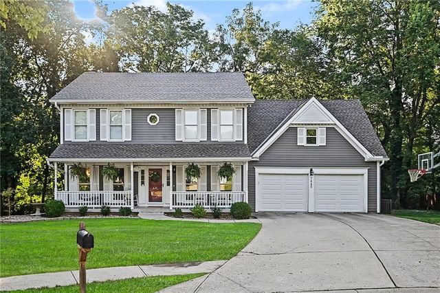 7645 N Lucerne Court, Kansas City, MO 64151
