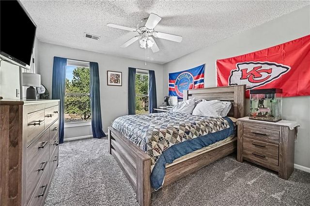 7645 N Lucerne Court, Kansas City, MO 64151
