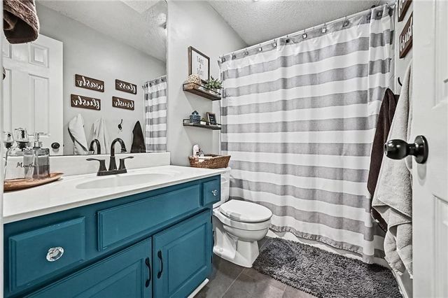 7645 N Lucerne Court, Kansas City, MO 64151
