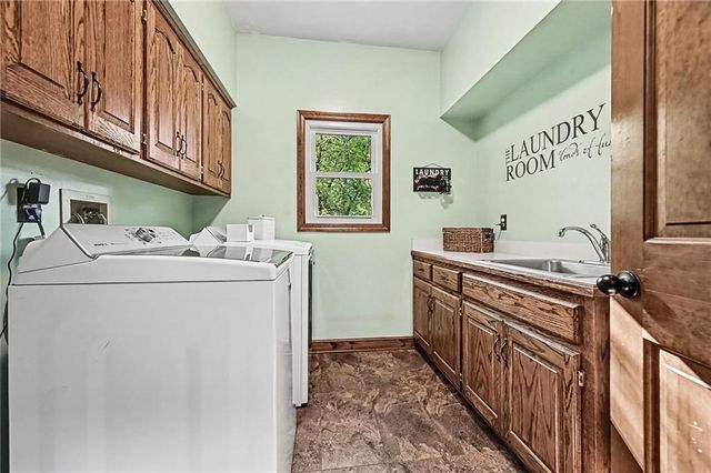 7645 N Lucerne Court, Kansas City, MO 64151