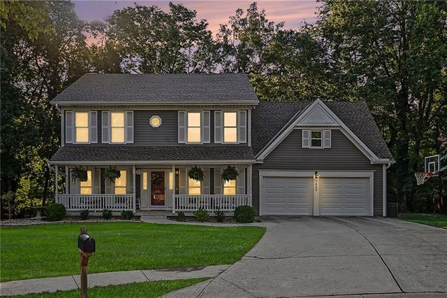 7645 N Lucerne Court, Kansas City, MO 64151