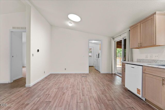 273 Canyon Oak Drive, Grants Pass, OR 97526