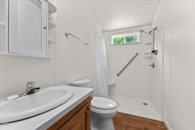 273 Canyon Oak Drive, Grants Pass, OR 97526