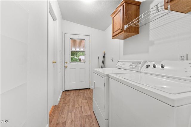 273 Canyon Oak Drive, Grants Pass, OR 97526