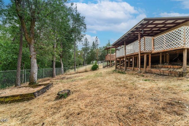 273 Canyon Oak Drive, Grants Pass, OR 97526