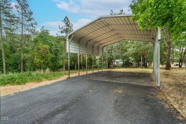 273 Canyon Oak Drive, Grants Pass, OR 97526