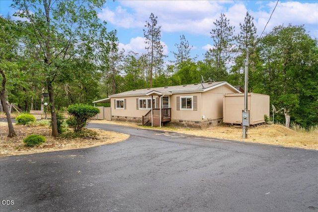 273 Canyon Oak Drive, Grants Pass, OR 97526