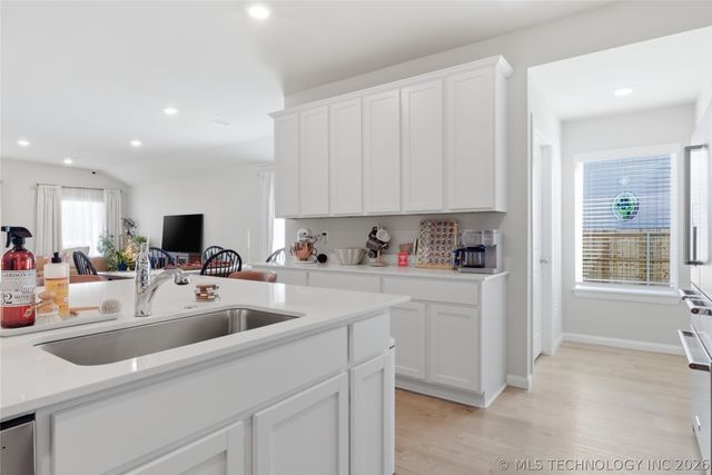 15385 S 37th Court S, Bixby, OK 74008