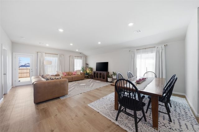 15385 S 37th Court S, Bixby, OK 74008