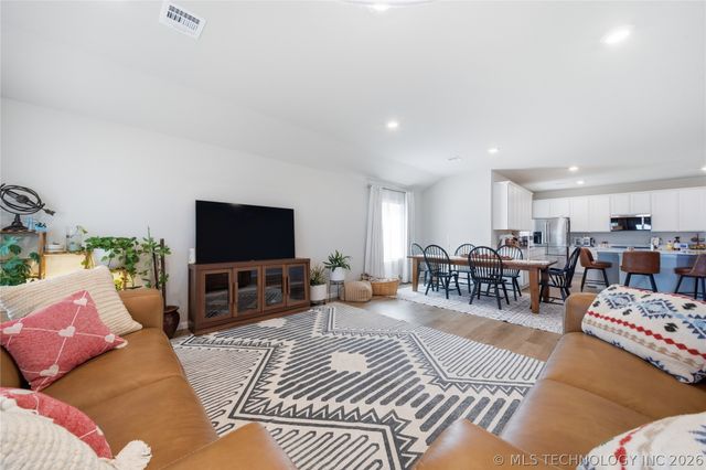 15385 S 37th Court S, Bixby, OK 74008