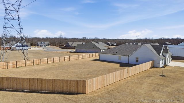 15385 S 37th Court S, Bixby, OK 74008