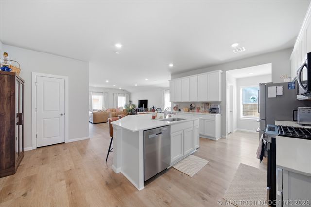 15385 S 37th Court S, Bixby, OK 74008