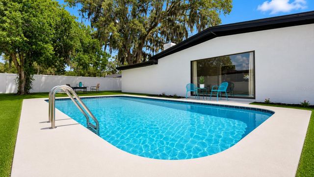 2464 DERBYSHIRE ROAD, Maitland, FL 32751