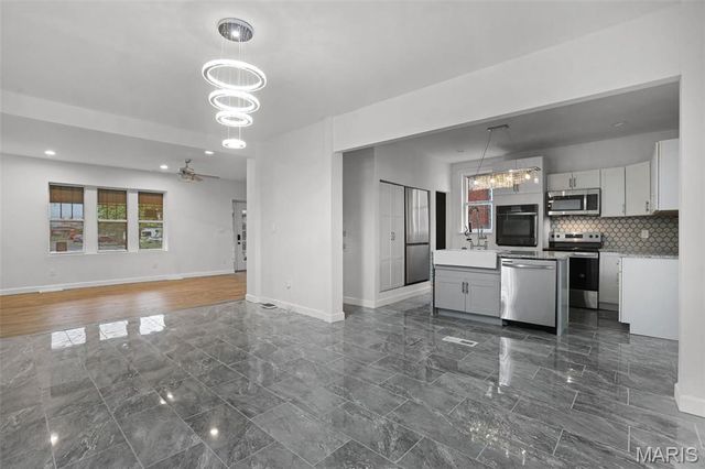 4935 Cote Brilliante Avenue, St Louis, MO 63113