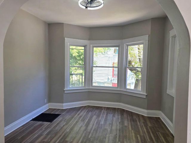 1212 W Chambers STREET, Milwaukee, WI 53206