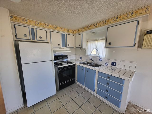 95 W Coral Isle Drive, Meadview, AZ 86444