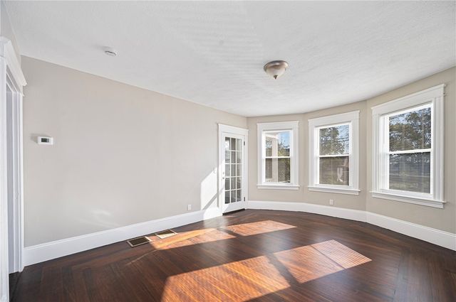 4 S Carpenter Street, East Providence, RI 02914