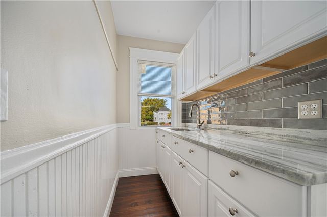 4 S Carpenter Street, East Providence, RI 02914