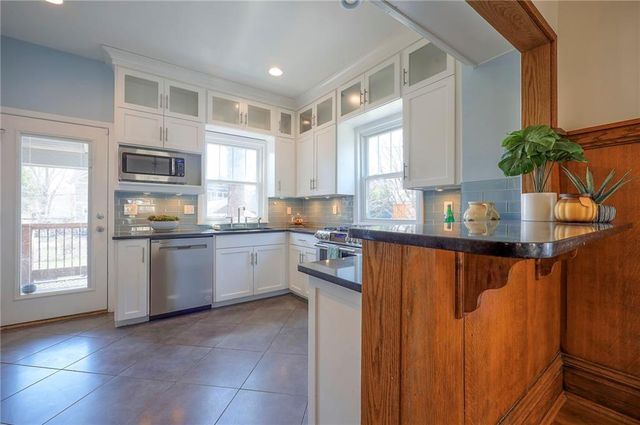 17 W 58th Street, Kansas City, MO 64113