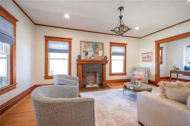 17 W 58th Street, Kansas City, MO 64113