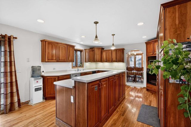 1001 PEBBLEBROOK COURTYARD, Waunakee, WI 53597