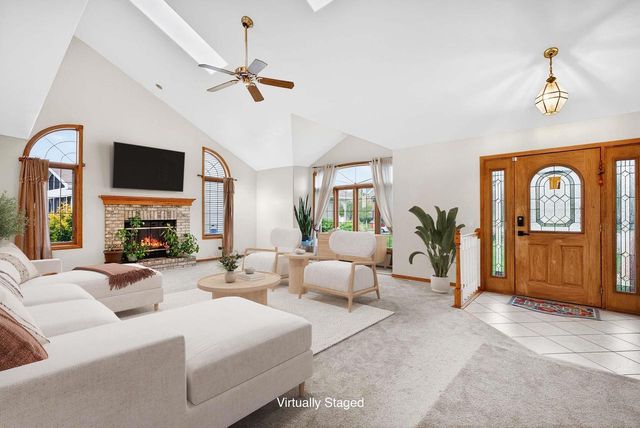1001 PEBBLEBROOK COURTYARD, Waunakee, WI 53597