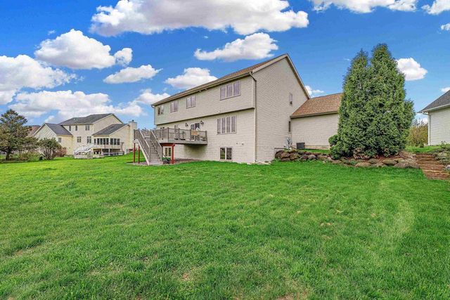 1001 PEBBLEBROOK COURTYARD, Waunakee, WI 53597
