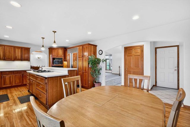 1001 PEBBLEBROOK COURTYARD, Waunakee, WI 53597