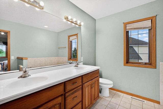 1001 PEBBLEBROOK COURTYARD, Waunakee, WI 53597