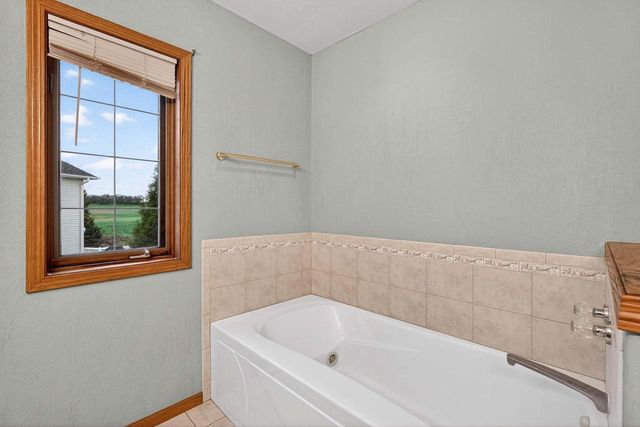1001 PEBBLEBROOK COURTYARD, Waunakee, WI 53597