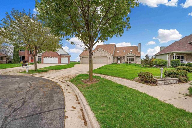 1001 PEBBLEBROOK COURTYARD, Waunakee, WI 53597