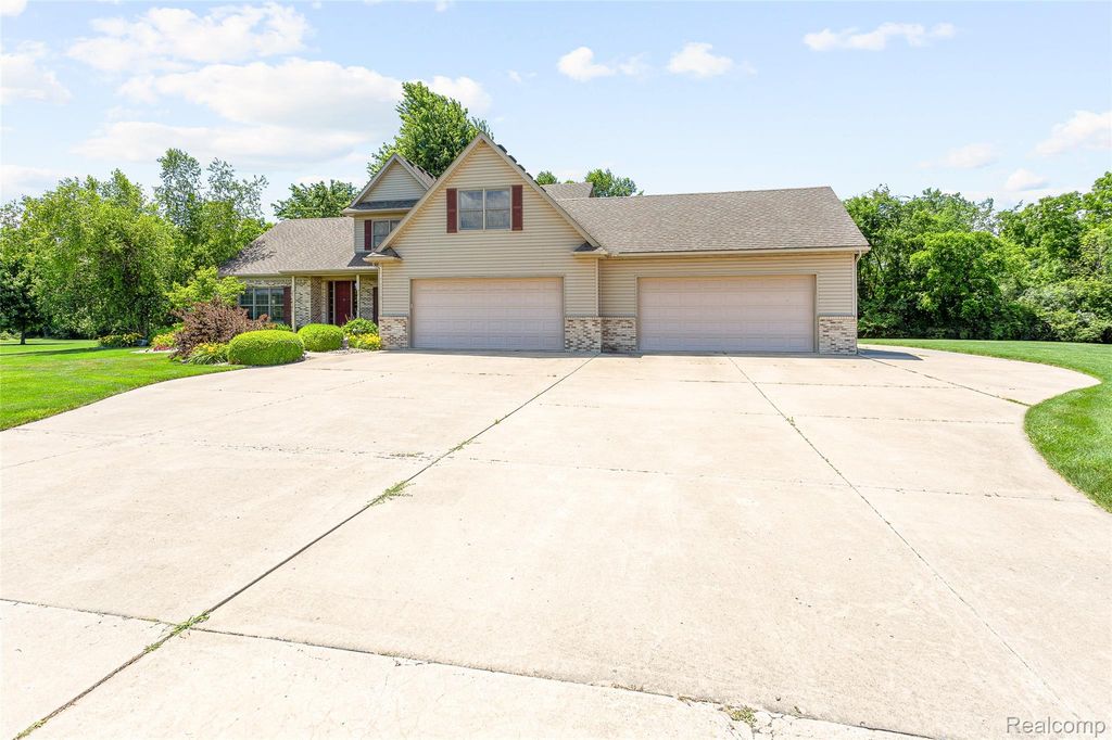 13733 Crooked Creek Lane, Ash Township, MI 48117