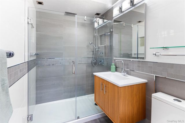 5700 Arlington Avenue 21R, Bronx, NY 10471