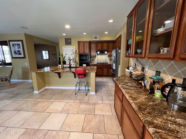 2812 Crocus Place, Palmdale, CA 93551